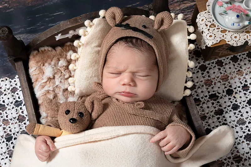 Newborn baby photographed by Darina Photography in Barnet, North London