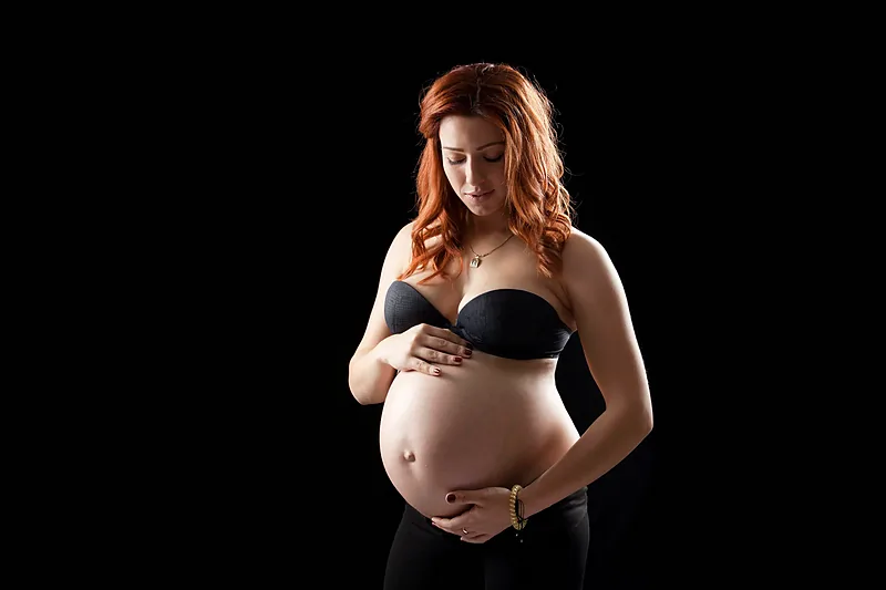 Pregnancy portrait photographed by Darina Photography in Barnet, North London