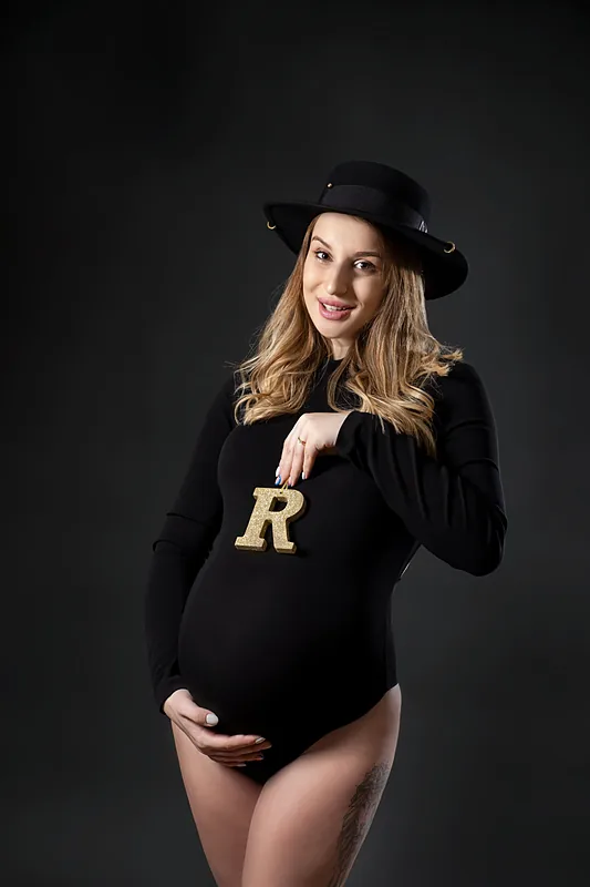Pregnancy portrait photographed by Darina Photography in Barnet, North London
