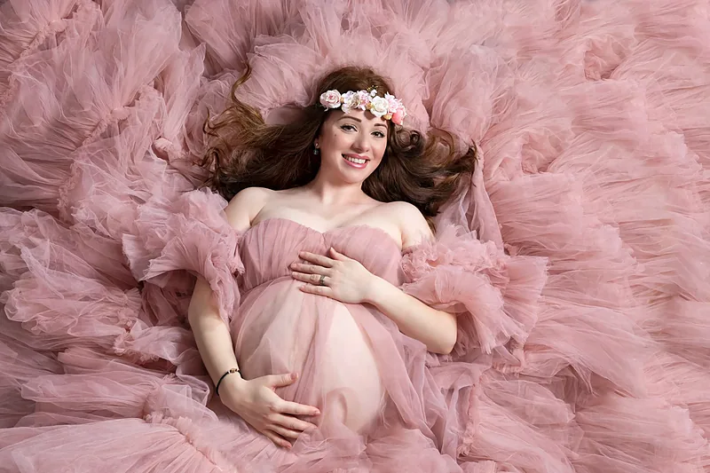 Pregnancy portrait photographed by Darina Photography in Barnet, North London