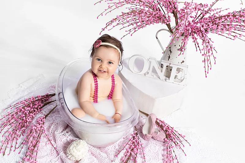 Smash cake birthday session photographed by Darina Photography in Barnet, North London