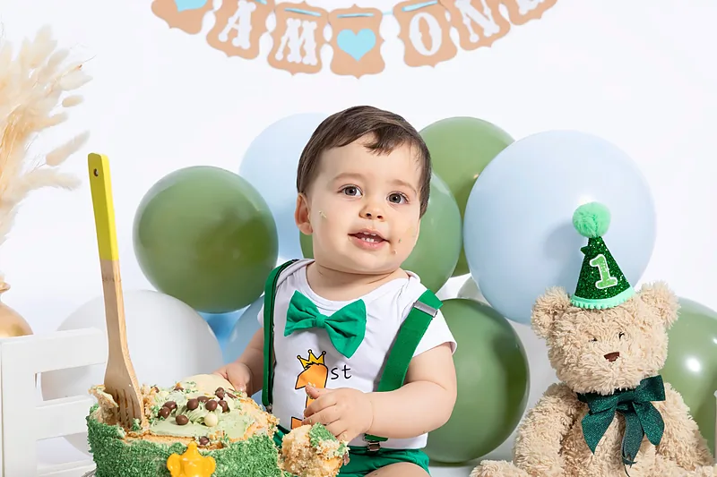 Smash cake birthday session photographed by Darina Photography in Barnet, North London